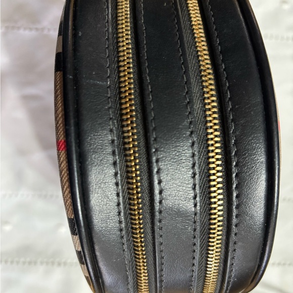 Burberry Beige and Black Striped Crossbody Bag - Picture 7 of 11